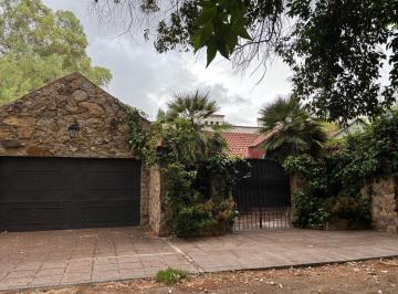 Casa · 290m² · 7 Ambientes · 3 Cocheras · Casona en Chacras