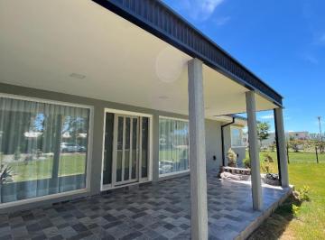 Casa · 300m² · 4 Ambientes · 2 Cocheras · Casa en Venta Barrio La Falda Cipolletti, Rio Negro