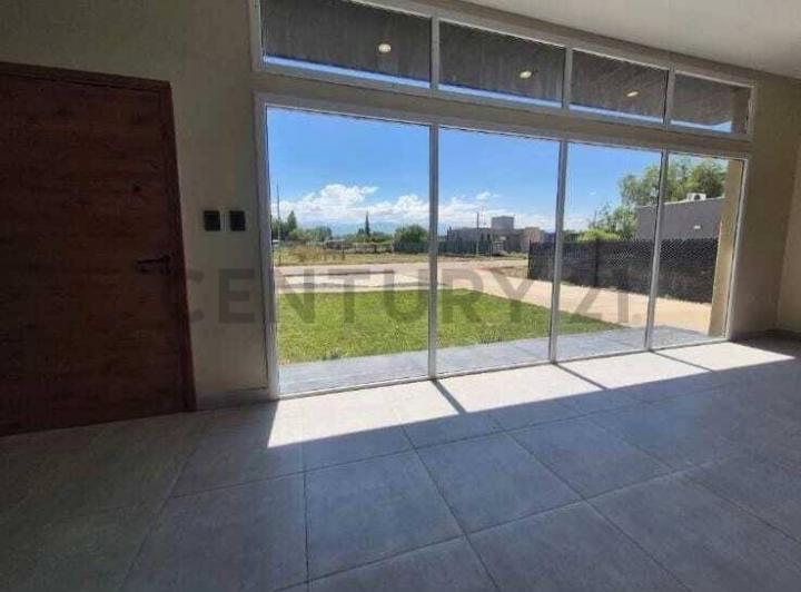Casa · 155m² · 4 Ambientes · 2 Cocheras
