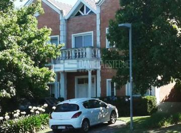 Casa · 320m² · 6 Ambientes · 2 Cocheras · Ayres de Pilar, Chalet Mormnado, Oportunidad