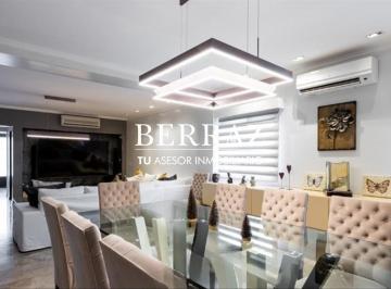 Casa · 380m² · 8 Ambientes · 4 Cocheras · Casa Venta 8 Ambientes Santa Barbara Lote de 680 m² a La Laguna Tigre