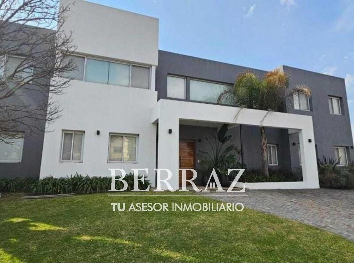 Casa venta 7 ambientes en San Francisco Villanueva lote de 930 m2