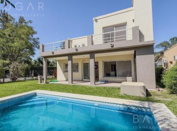 Casa · 142m² · 5 Ambientes · 2 Cocheras · Venta - Casa en Barrio Los Tilos La Cañada de Pilar
