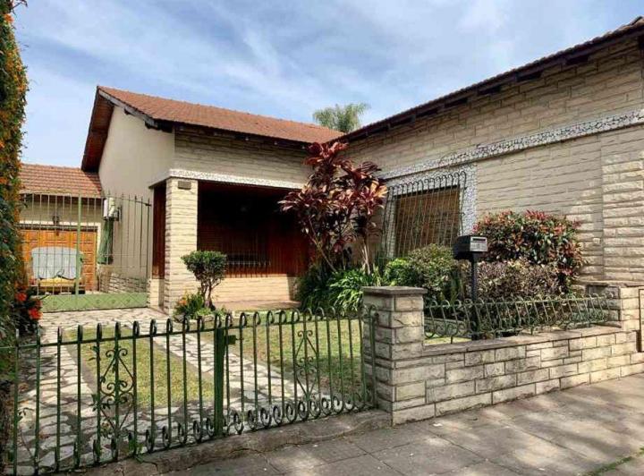 Casa · 183m² · 4 Ambientes · 1 Cochera