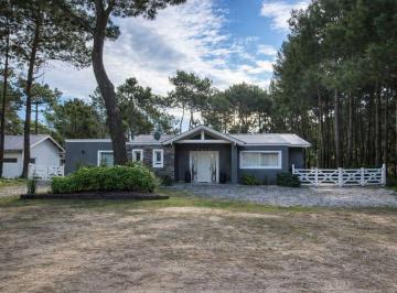 STT-STT-200_2 · Casa 4 Ambientes en Venta - Alamos, Pinamar