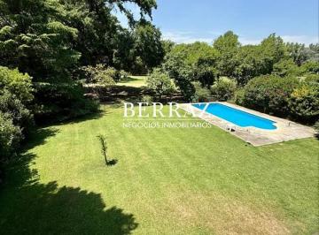 Casa · 240m² · 6 Ambientes · 2 Cocheras · Casa Venta 5 Dorm. Village Golf & Tennis Cc Lote de 918 m² Pilar