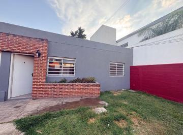 Casa de 2 ambientes, La Plata · PH 1 Dormitorio en Venta - San Carlos, Calle 139 Entre 520 y 521