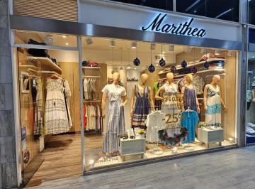 Fondo de comercio · 40m² · 2 Ambientes · 2 Cocheras · Fondo de Comercio Local de Indumentaria Femenina, Buena Cartera de Clientes, Rentabilidad