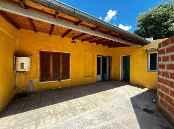 Casa · 210m² · 3 Ambientes · Alquiler de Casa, B°ameghino - Lujan