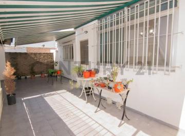 PH · 90m² · 3 Ambientes · 1 Cochera · Venta PH 3 Ambientes con Cochera y Terraza | Caseros – Acepta Permuta