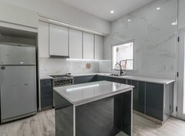 Casa · 110m² · 4 Ambientes · Venta - Casa con 4 Dorm. y Galpón - Barrio España y Hospitales, Rosario.