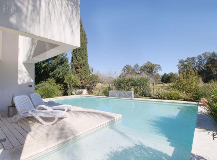 Casa · 600m² · 5 Ambientes · 5 Cocheras