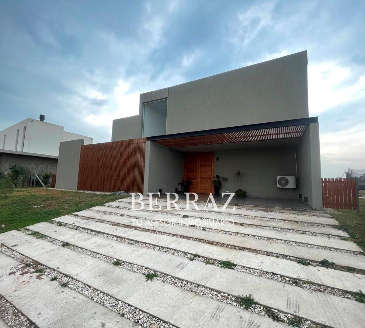 Casa venta 6 ambientes a la laguna en San Sebastián Area 1 Escobar lote de 1042 m2