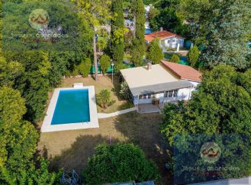 Casa · 65m² · 3 Ambientes · 1 Cochera · Casa - Funes