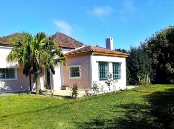 Casa · 140m² · 7 Ambientes · Casa en Venta - 4 Dorm. 3 Baños - 3.150 m² - Luján