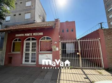 Casa · 327m² · 4 Ambientes · 2 Cocheras · Casa en Venta - Campana