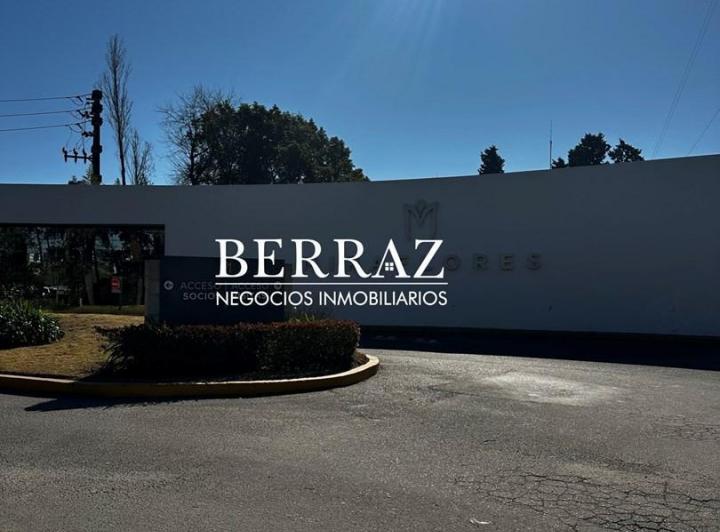 Casa · 260m² · 5 Ambientes · 4 Cocheras
