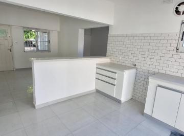 Casa · 140m² · 3 Ambientes · 1 Cochera · Casa 3 Amb con Garaje y Dependencia - Parque Luro