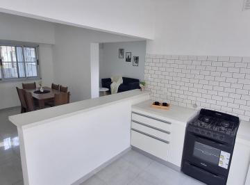 Casa · 140m² · 3 Ambientes · 1 Cochera · Casa 3 Amb con Garaje y Dependencia - Parque Luro