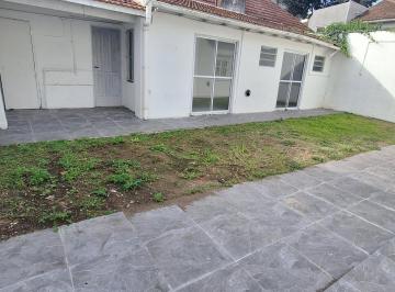 Casa · 140m² · 3 Ambientes · 1 Cochera · Casa 3 Amb con Garaje y Dependencia - Parque Luro