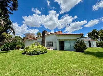 Casa · 251m² · 5 Ambientes · 2 Cocheras · Casa - Roldán