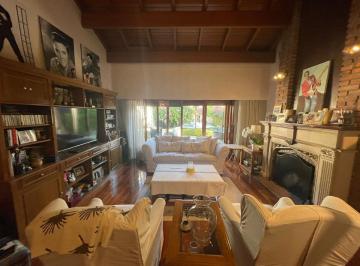 Casa · 553m² · 7 Ambientes · 3 Cocheras · Casa - Lomas de Zamora Oeste