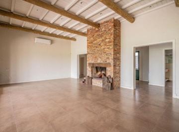 Departamento · 400ha · 5 Ambientes · 2 Cocheras · Venta Casa 5 Ambientes en Carlos Keen