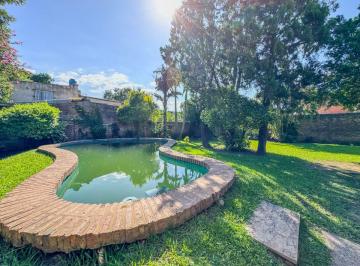 Casa de 5 ambientes, Resistencia · Casa Quincho | Av Martina Esq. Los Jazmines – Villa Río Negro