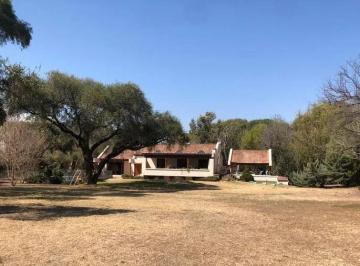 Casa de 7 ambientes, Villa Allende · Casa en Venta - V. Allende Golf - 4500 m²