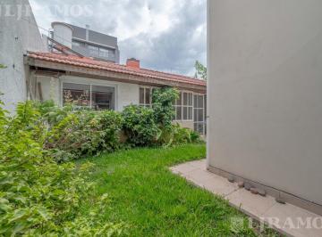 PH · 180m² · 4 Ambientes · Hermoso PH Tipo Casa, 4 Amb. - Jardín - Quincho