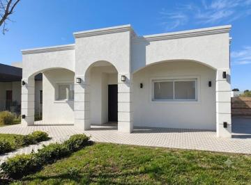Casa · 140m² · 4 Ambientes · 2 Cocheras · Casa en Venta en San Ramon Pilar del Este