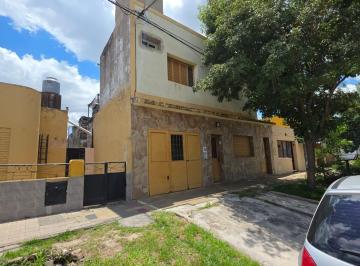 Casa · 176m² · 5 Ambientes · 1 Cochera · Se Vende Casa a Refaccionar 300 m de Av Gral Paz