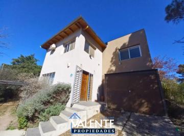 Casa · 170m² · 3 Dormitorios · 1 Cochera · Casa en Villa Giardino