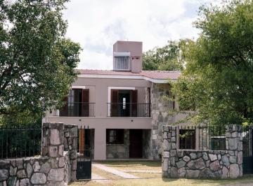 Casa de 11 ambientes, Río Ceballos · Casa de Dos Plantas a Estrenar