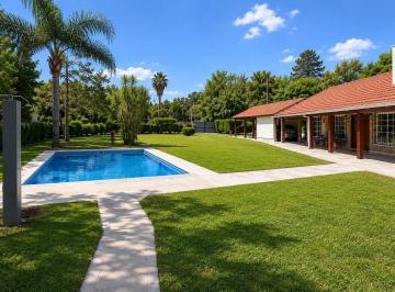 Casa · 190m² · 7 Ambientes · 3 Cocheras · Vendo Casa 3 Dorm. con Pileta en Cotos de La Alameda Roldan