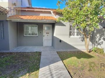 Casa · 140m² · 3 Ambientes · Casa en Venta 3 Ambientes Reciclada en Parque Luro
