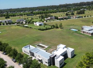 Casa · 237m² · 5 Ambientes · 4 Cocheras · Excelente Casa a Estrenar en Everlinks