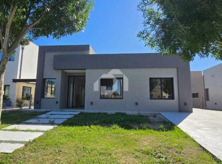 Casa · 150m² · 5 Ambientes · 2 Cocheras