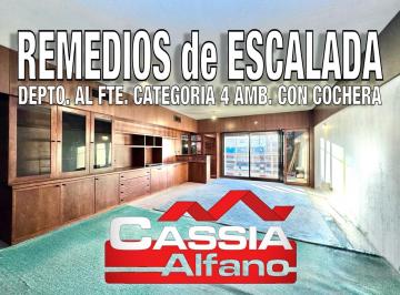 Departamento · 90m² · 4 Ambientes · 1 Cochera · Departamento 4 Ambientes Categoría, Al Frente con Cochera y Patio Propio