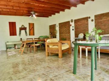 PH · 174m² · 3 Ambientes · 1 Cochera · PH en Venta - 2 Dorm. 1 Baño - Cochera - 209 m² - Villa Lugano