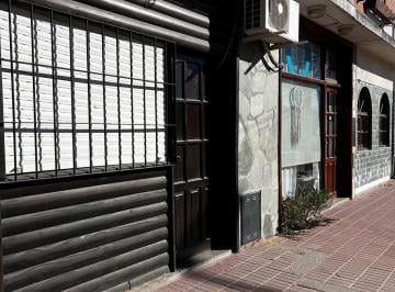 Local comercial · 80m² · Local con Vivienda Villa Gesell