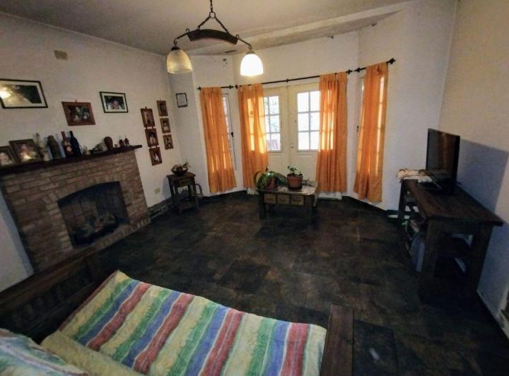 Casa · 169m² · 6 Ambientes · 2 Cocheras