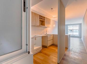 Imagen 1 - Departamento de 1 dormitorio al frente con balcón y amenities. Amplio y luminoso. Posibilidad cocher - · Departamento de 1 Dormitorio Al Frente con Balcón y Amenities. Amplio y Luminoso. Posibilidad Cocher