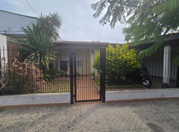 Casa de 5 ambientes, Ituzaingó · Chalet con Pileta 5 Amb en Villa Udaondo
