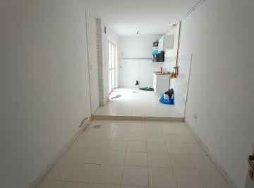 Casa · 85m² · 3 Dormitorios · 2 Cocheras · Casa PH en Barrio Escobar