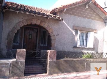 Casa · 100m² · 4 Ambientes · PH en Venta - 3 Dorm. 1 Baño - 140 m² - Mar del Plata