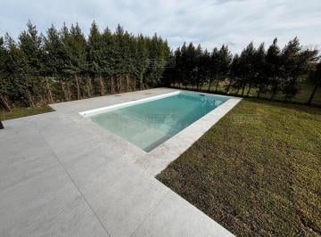 Casa · 300m² · 4 Ambientes · 1 Cochera · Casa en Venta en Castaños, Nordelta, Tigre