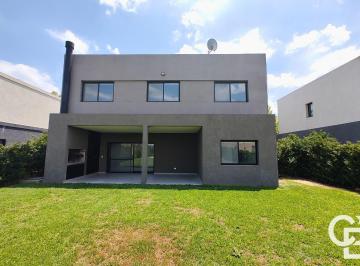 Casa · 162m² · 5 Ambientes · 3 Cocheras · Venta Casa Apto Credito en El Aljibe, Manzanares Pilar, Buenos Aires