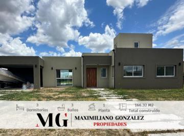 Casa · 133m² · 5 Ambientes · 1 Cochera · Casa Venta La Alameda
