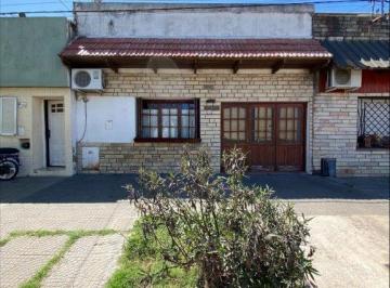 FAE-FAE-899_2 · Casa 4 Dorm.. | Santa Fe Al 300